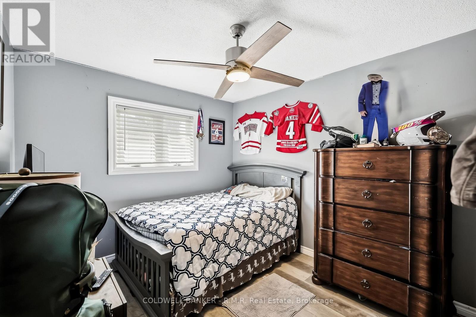 25 CEDAR COURT - 25