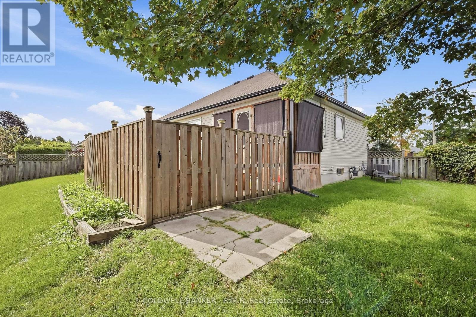 25 CEDAR COURT - 47