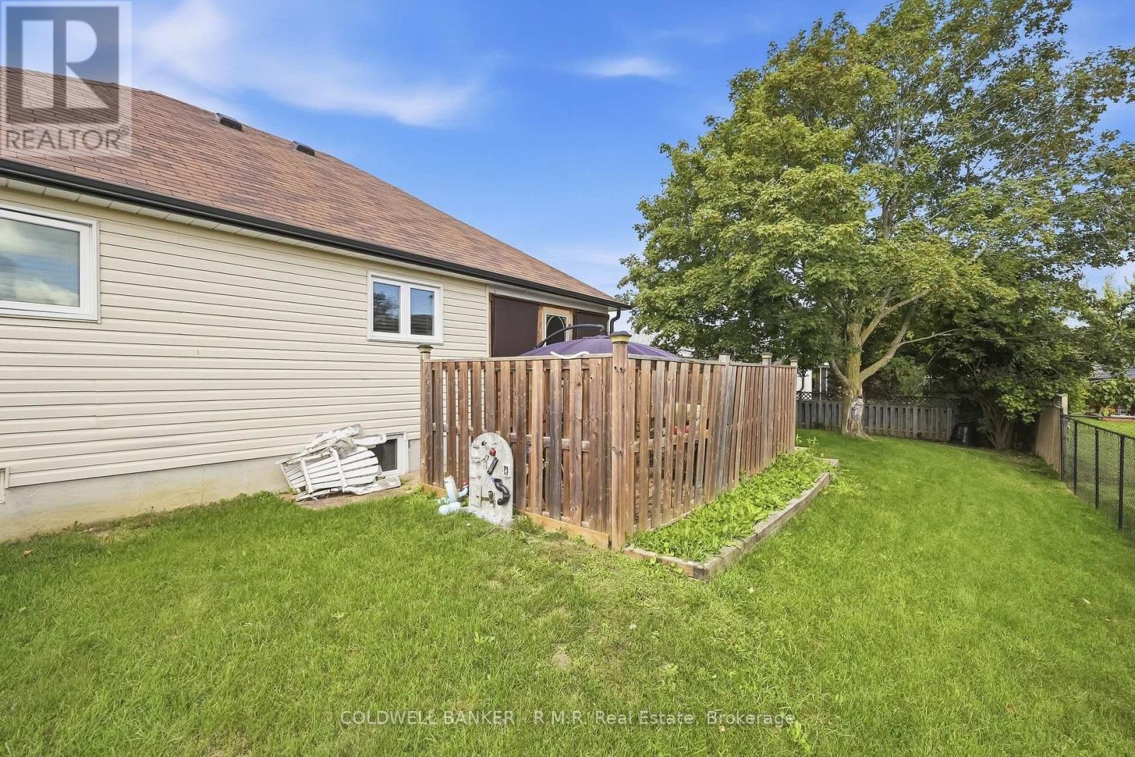 25 CEDAR COURT - 48