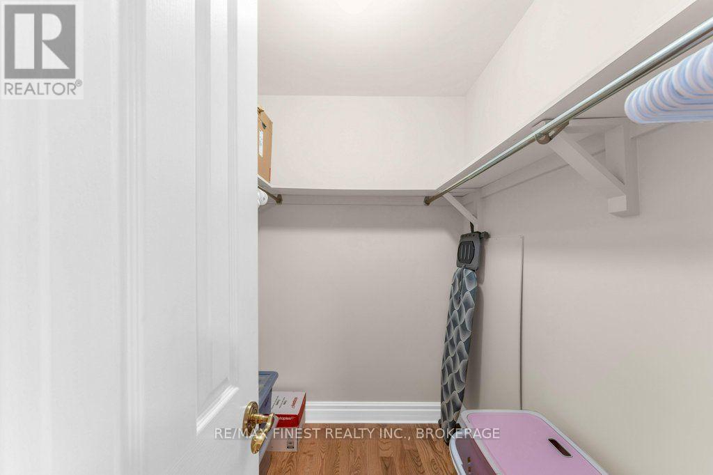 562 SYCAMORE STREET - 29