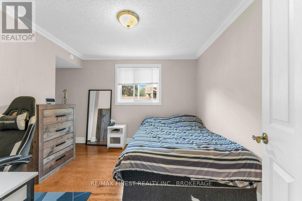 562 SYCAMORE STREET - 35