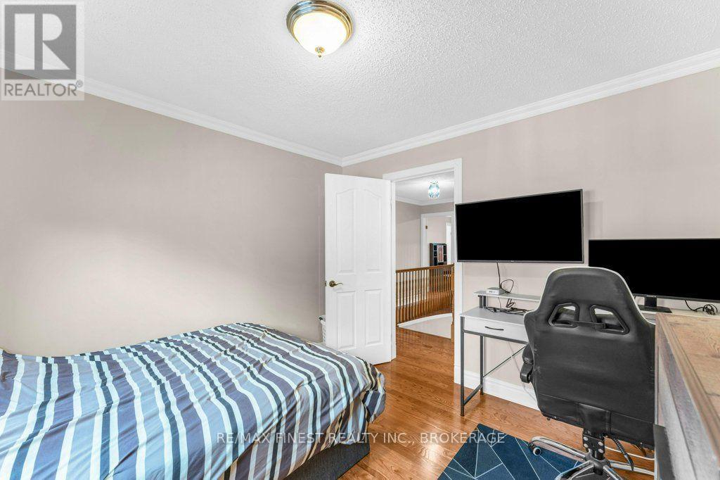 562 SYCAMORE STREET - 36