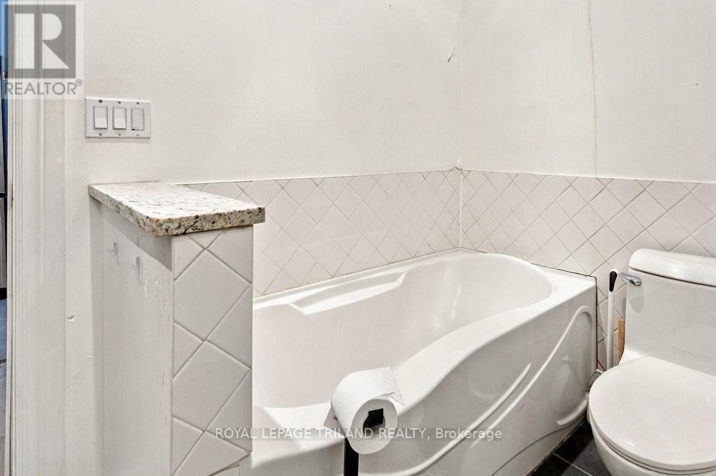 434 ENGLISH STREET - 21