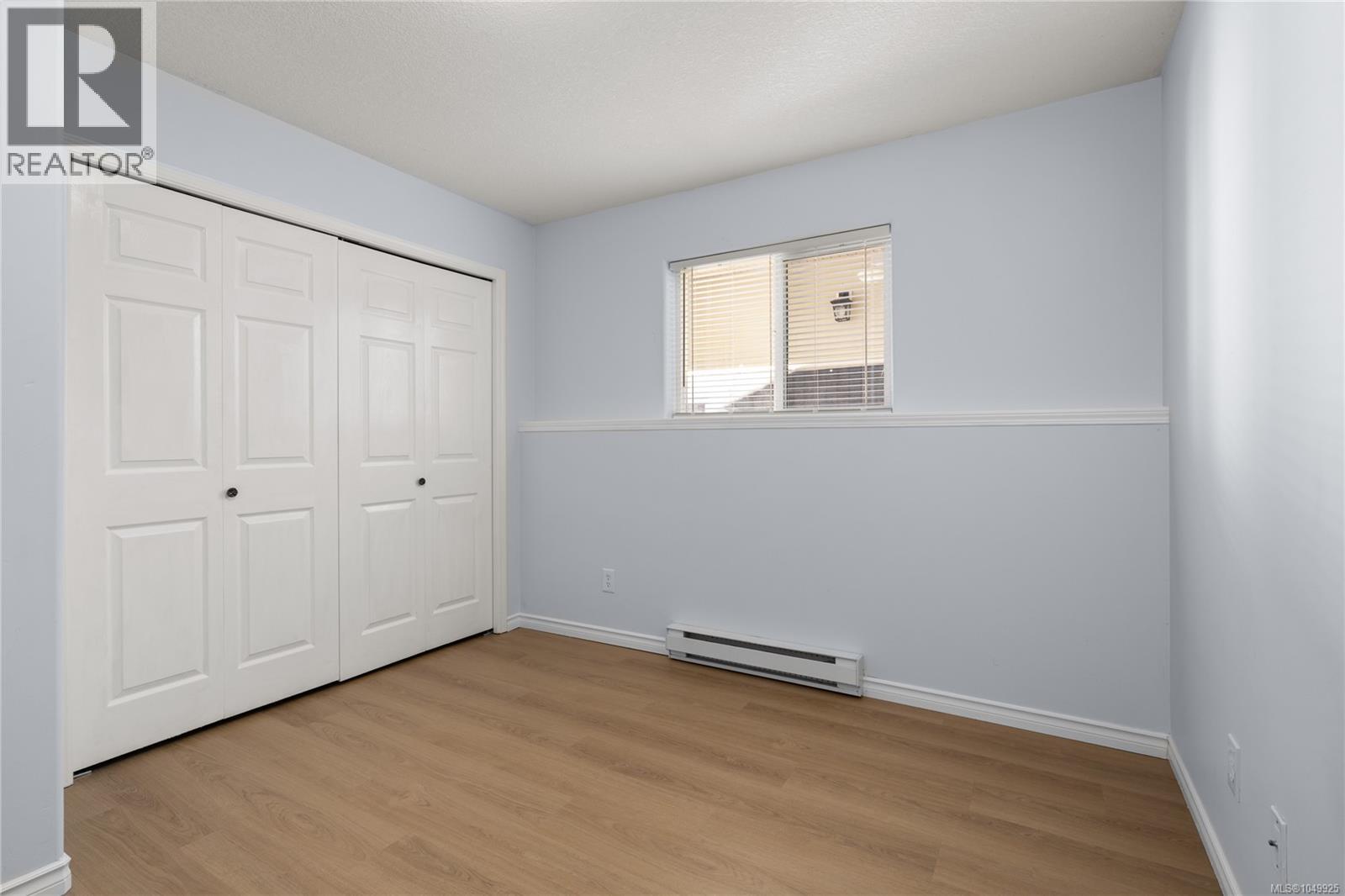 4884 Fairbrook Cres - Image 32