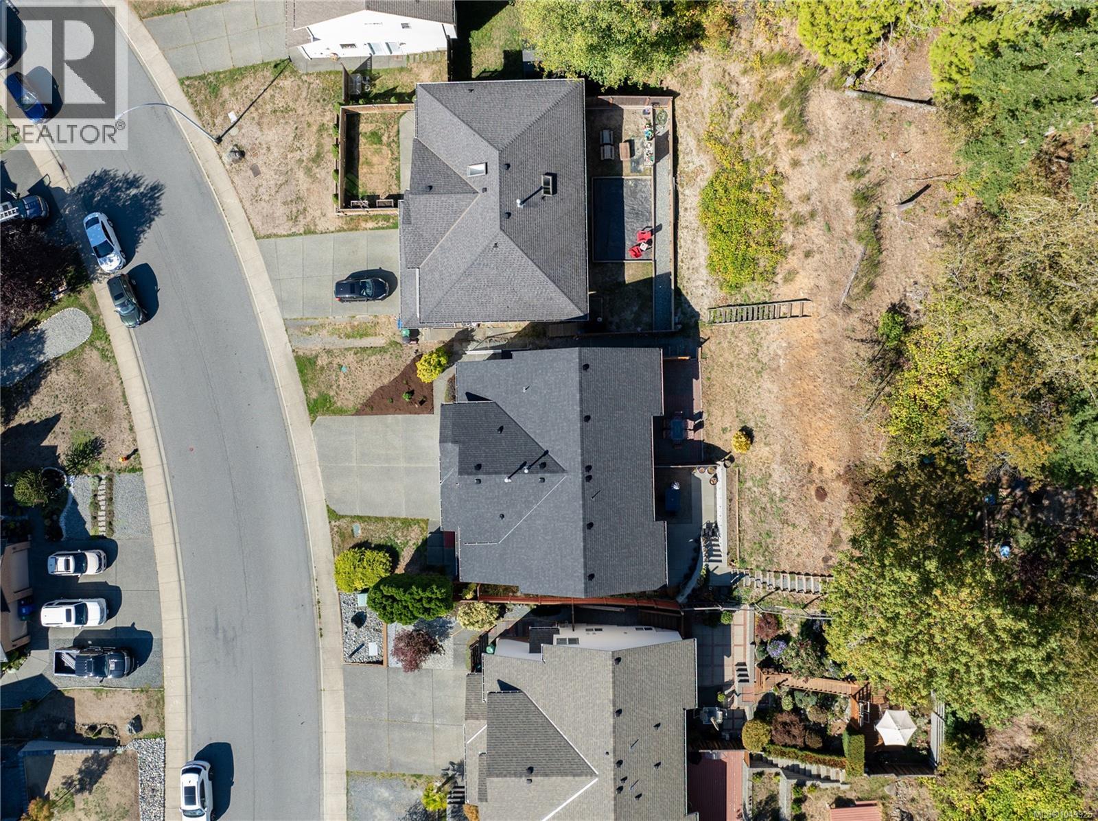 4884 Fairbrook Cres - 35