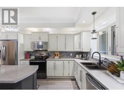 98 Sullivan Avenue thumbnail 11