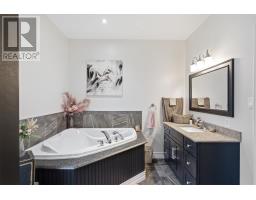 98 Sullivan Avenue thumbnail 28