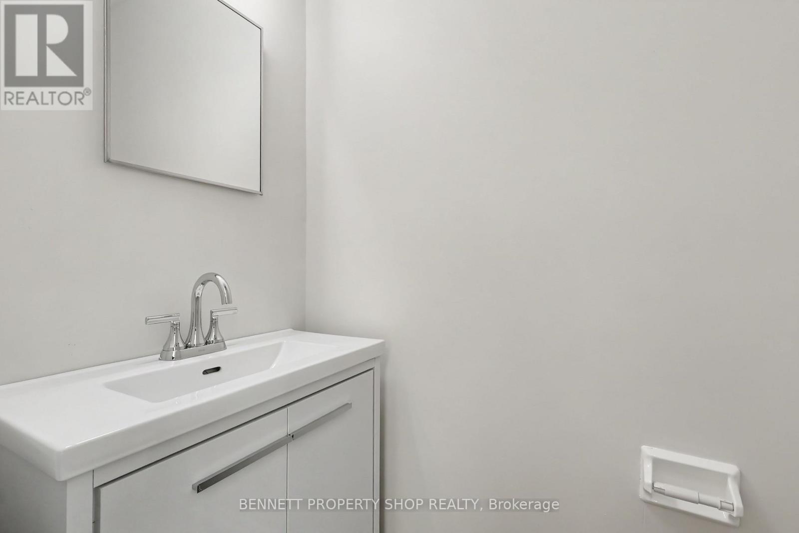 3 Bed, 3 Bath House for Sale in Ottawa – 7 – 639 MORIN STREET, Ottawa – MLS# X13801868 - Image 7