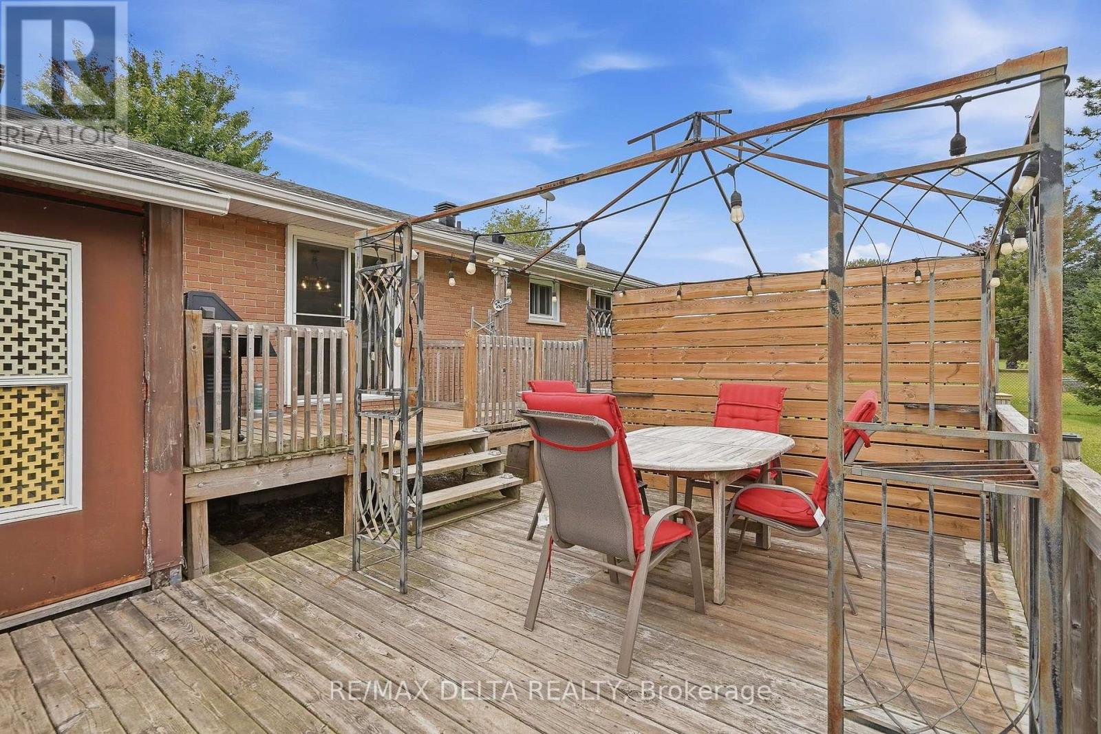 836 CARTIER STREET - 28