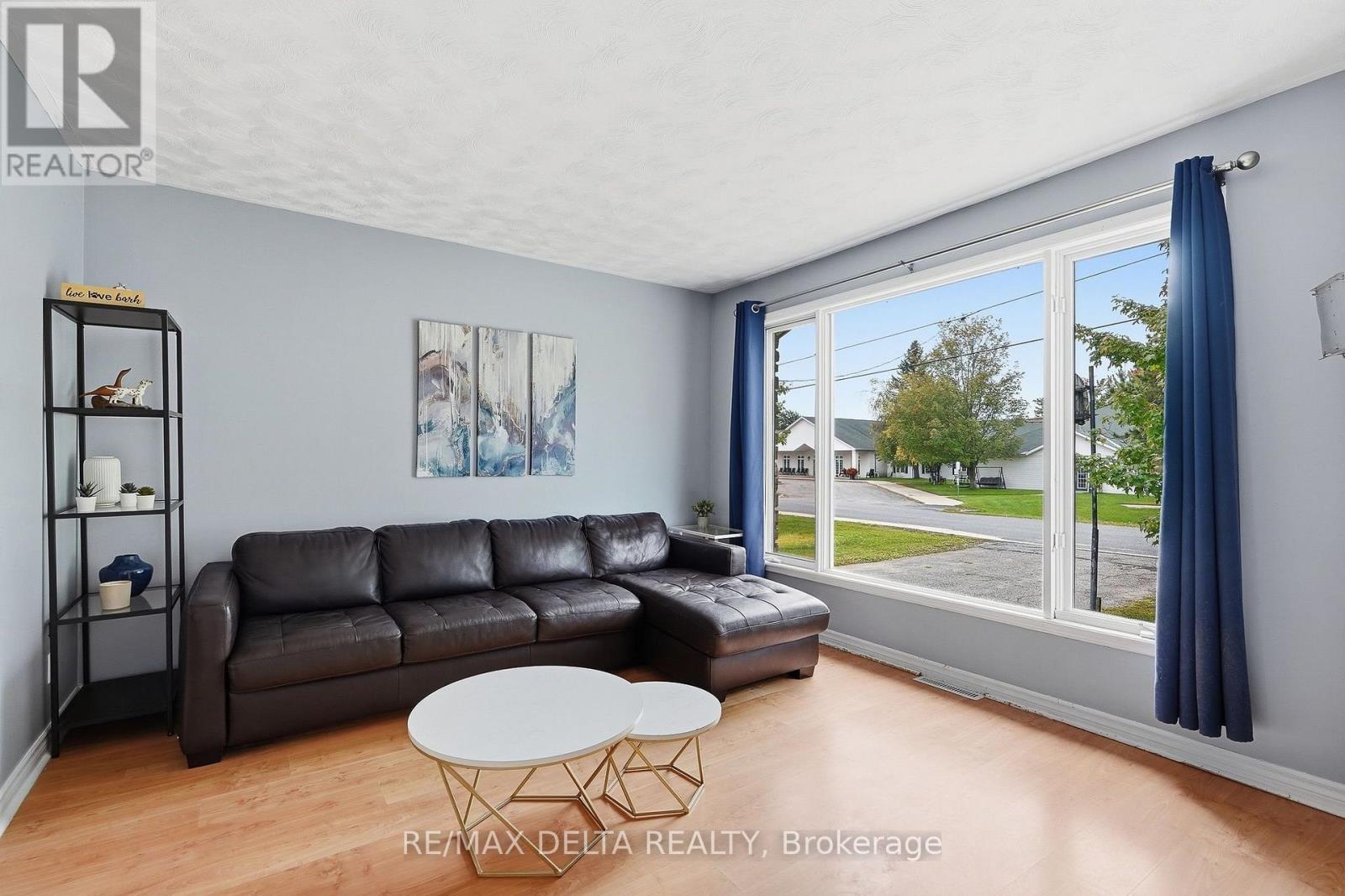 836 CARTIER STREET - Image 5