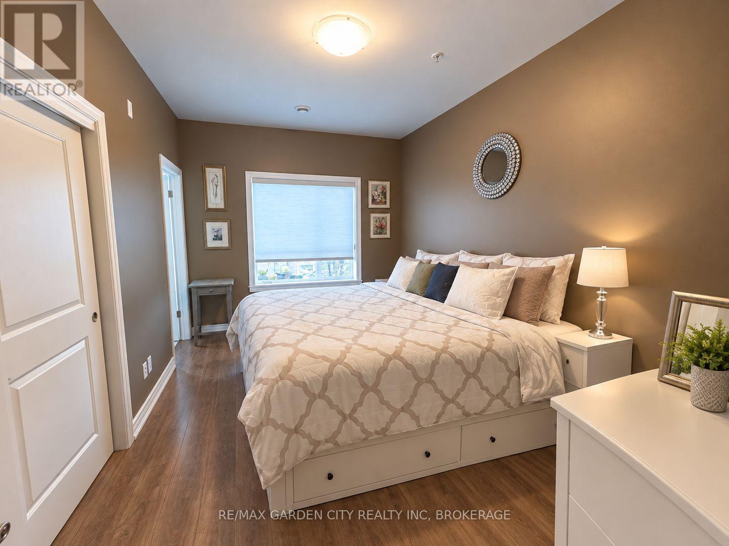 #304 529 SOUTH PELHAM ROAD - 17