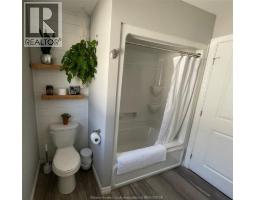 Kitchen - 137 Meadowview Avenue, Amherstburg, ON N9V0E9 Photo 7