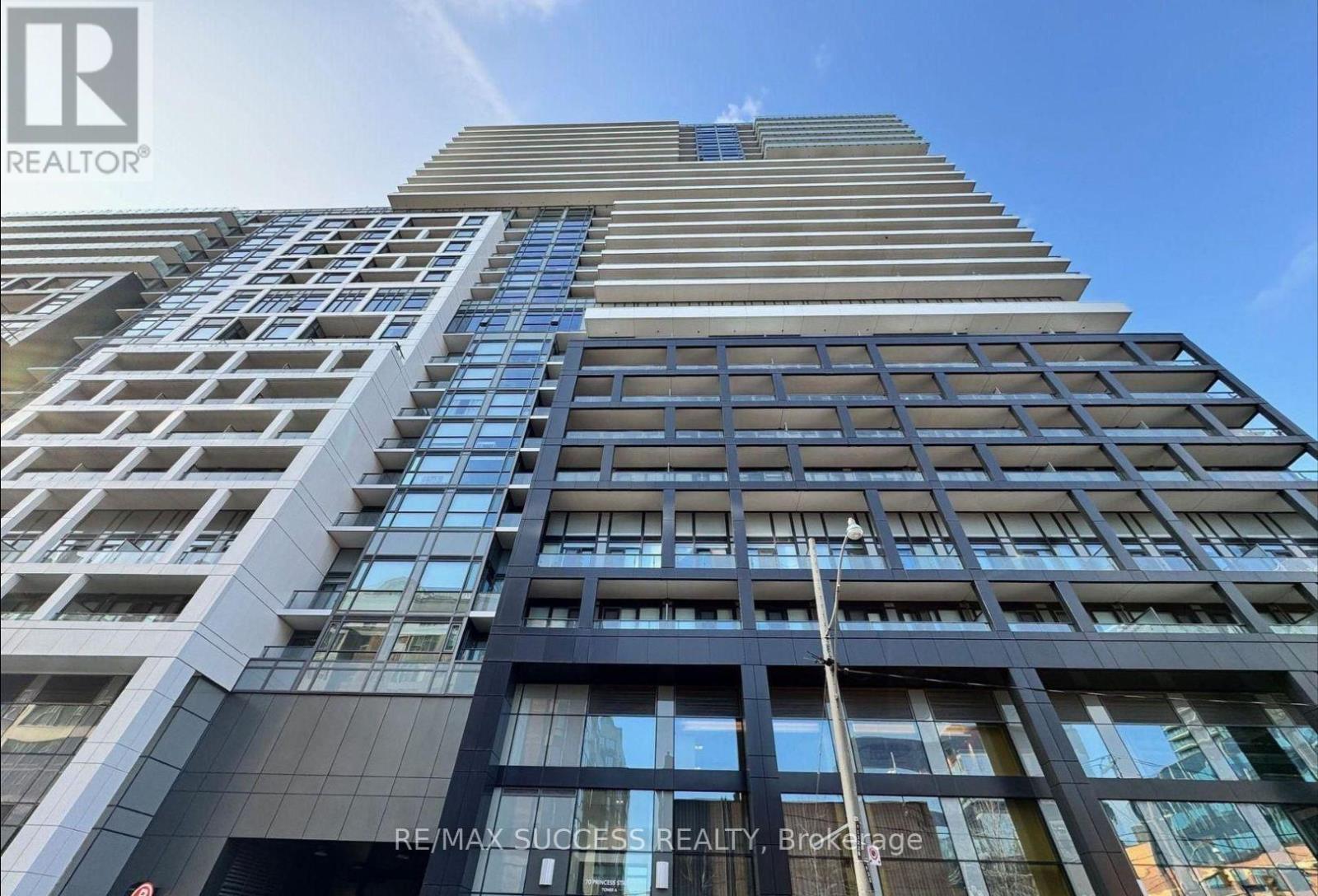 #1925A 70 PRINCESS STREET - 2