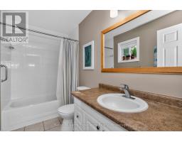 Bedroom 4 - 53 Therrien Court, Penetanguishene, ON L9M1P6 Photo 12