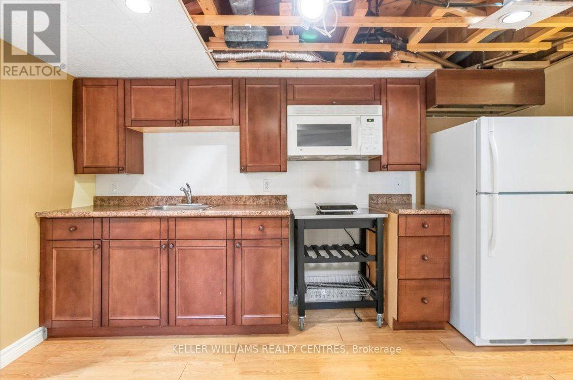 228 KATHRYN CRESCENT - 20