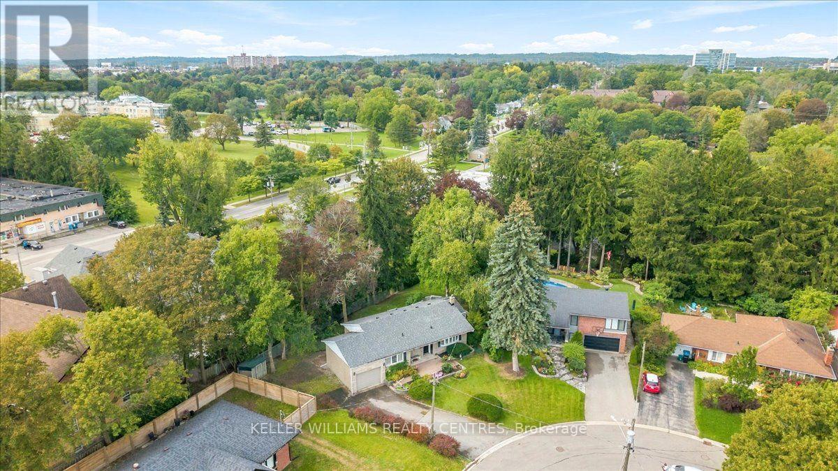 228 KATHRYN CRESCENT - 27