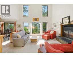 5481 Indian River Drive, North Vancouver, BC V7G2T7 Photo 6