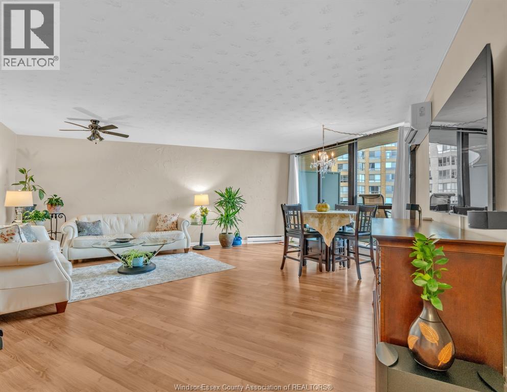 #1104 111 RIVERSIDE DRIVE East - 12