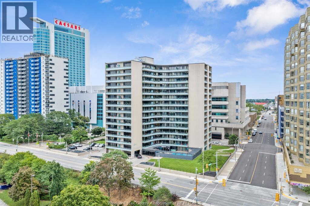 #1104 111 RIVERSIDE DRIVE East - 1