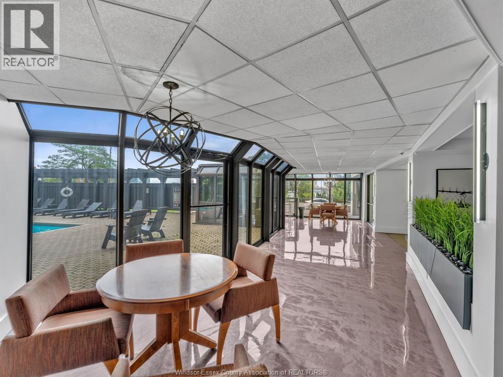 #1104 111 RIVERSIDE DRIVE East - 34