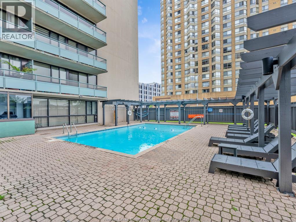 #1104 111 RIVERSIDE DRIVE East - Image 32