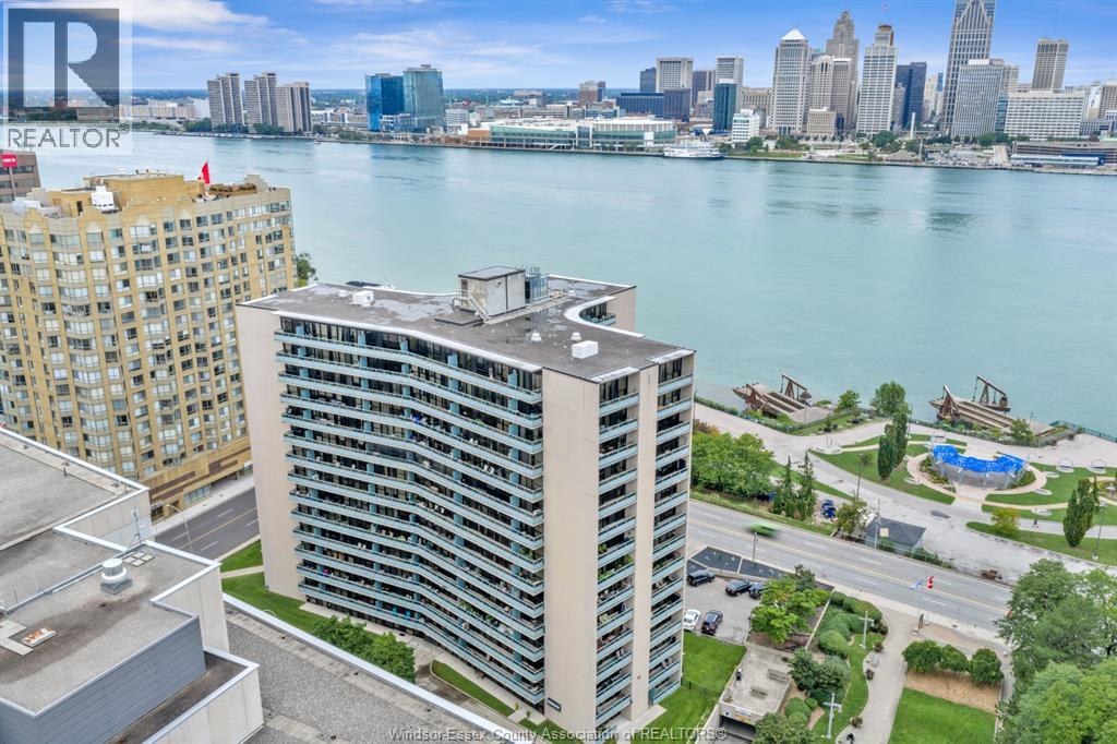 #1104 111 RIVERSIDE DRIVE East - 6