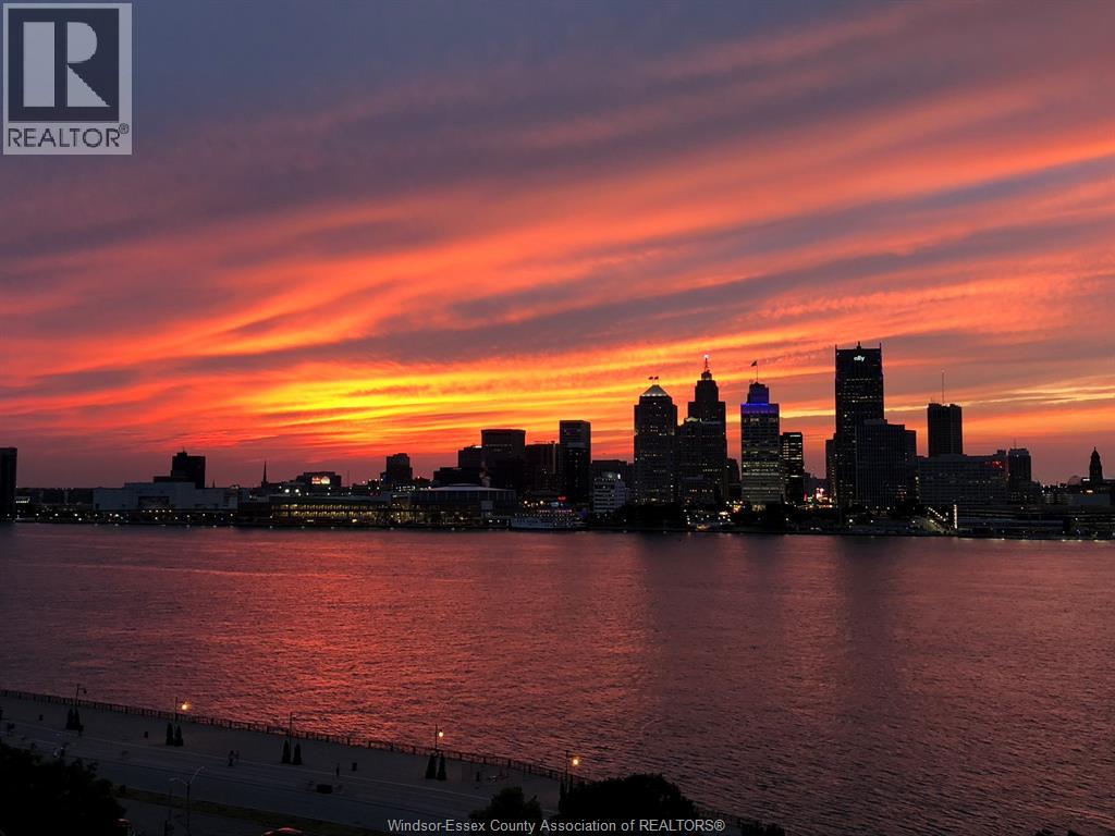 #1104 111 RIVERSIDE DRIVE East - 41