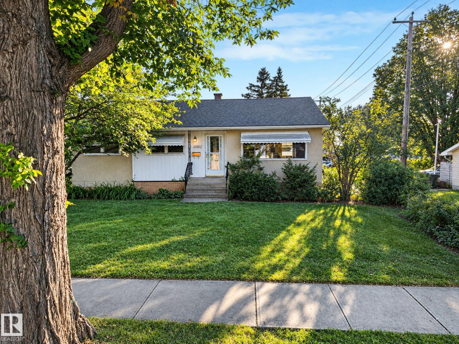 11507 135 ST NW - 1