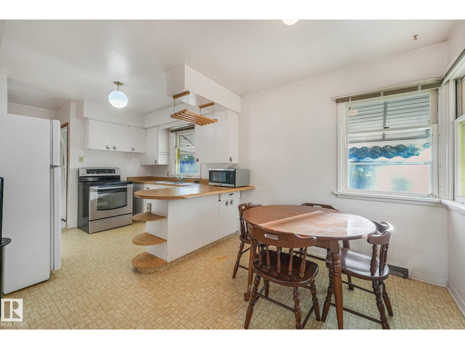 11507 135 ST NW - 9