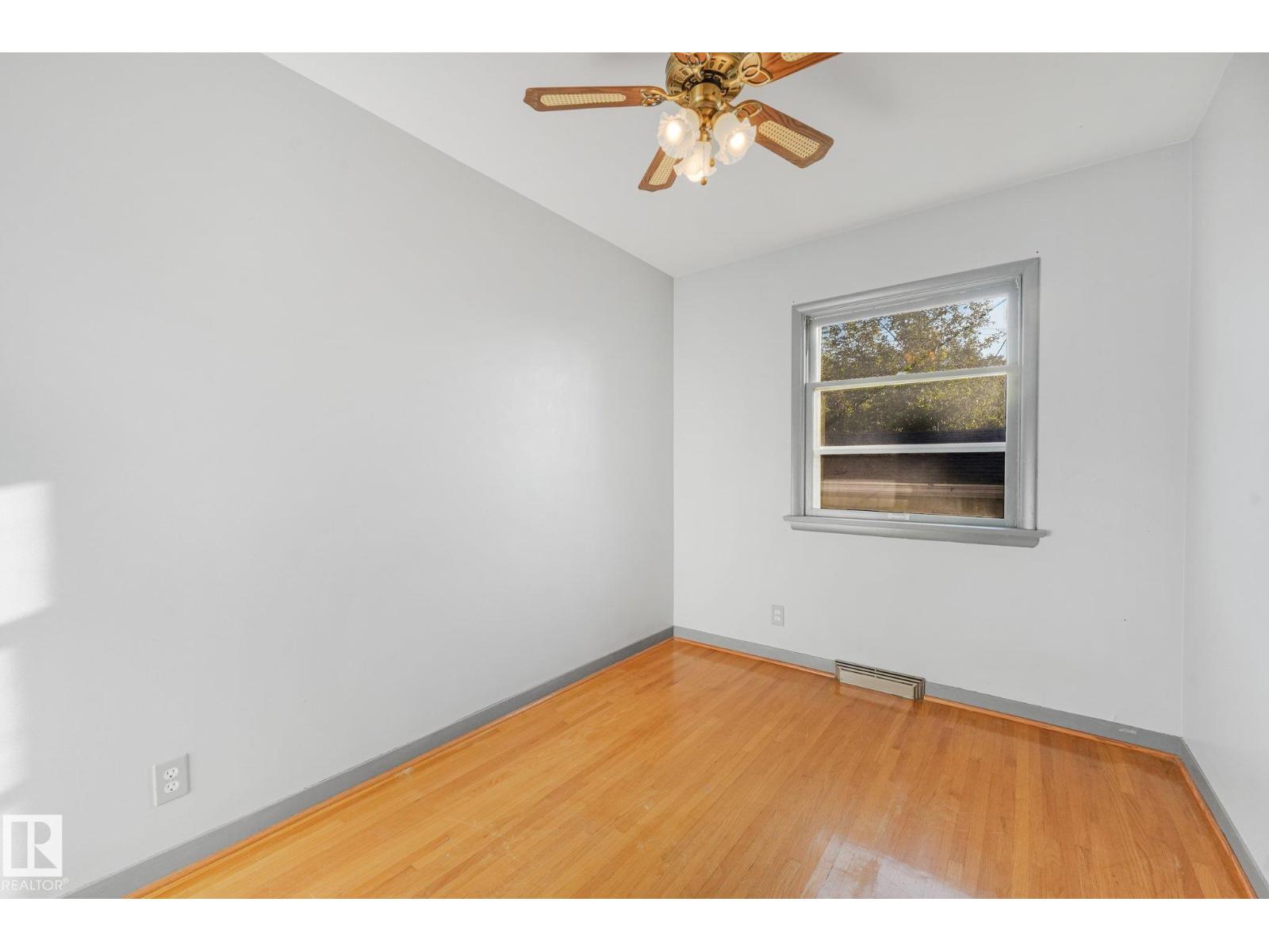 11507 135 ST NW - 21