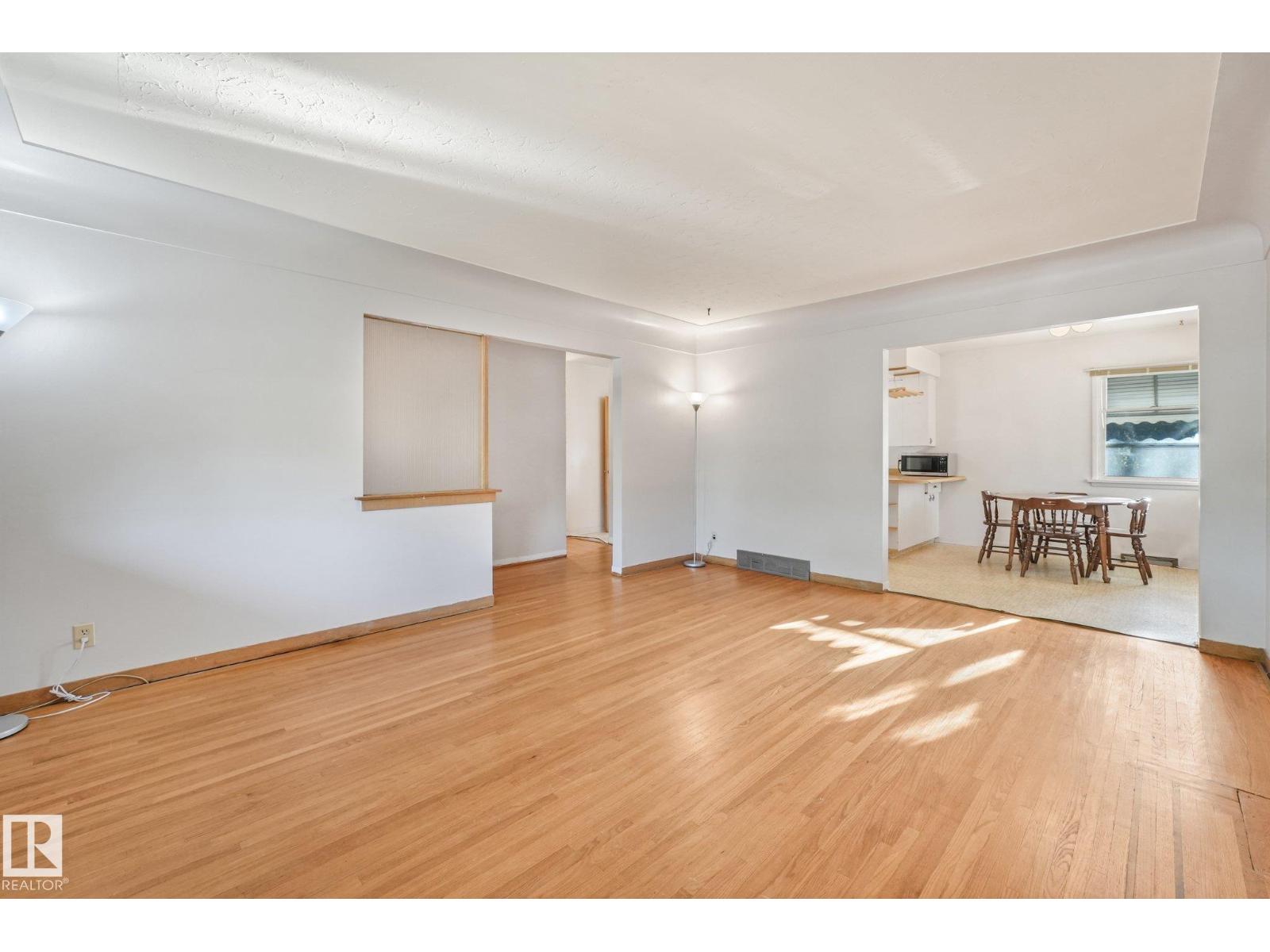 11507 135 ST NW - Image 6