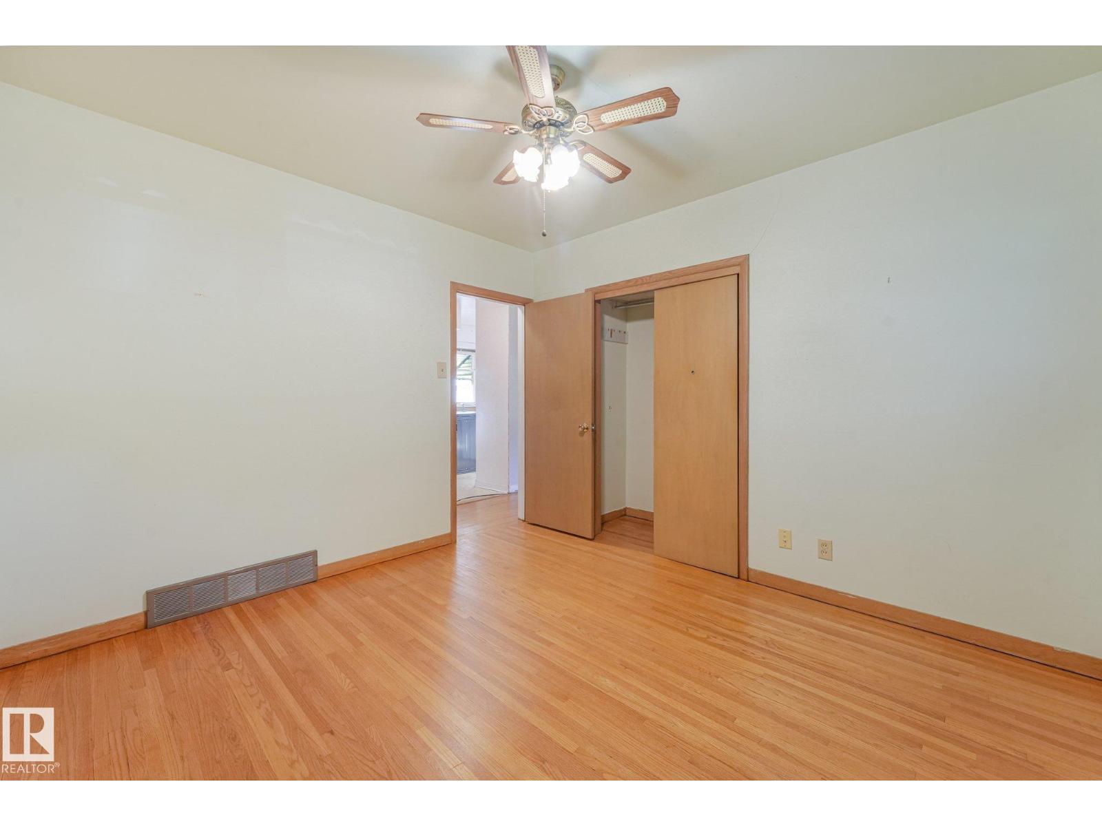 11507 135 ST NW - 16