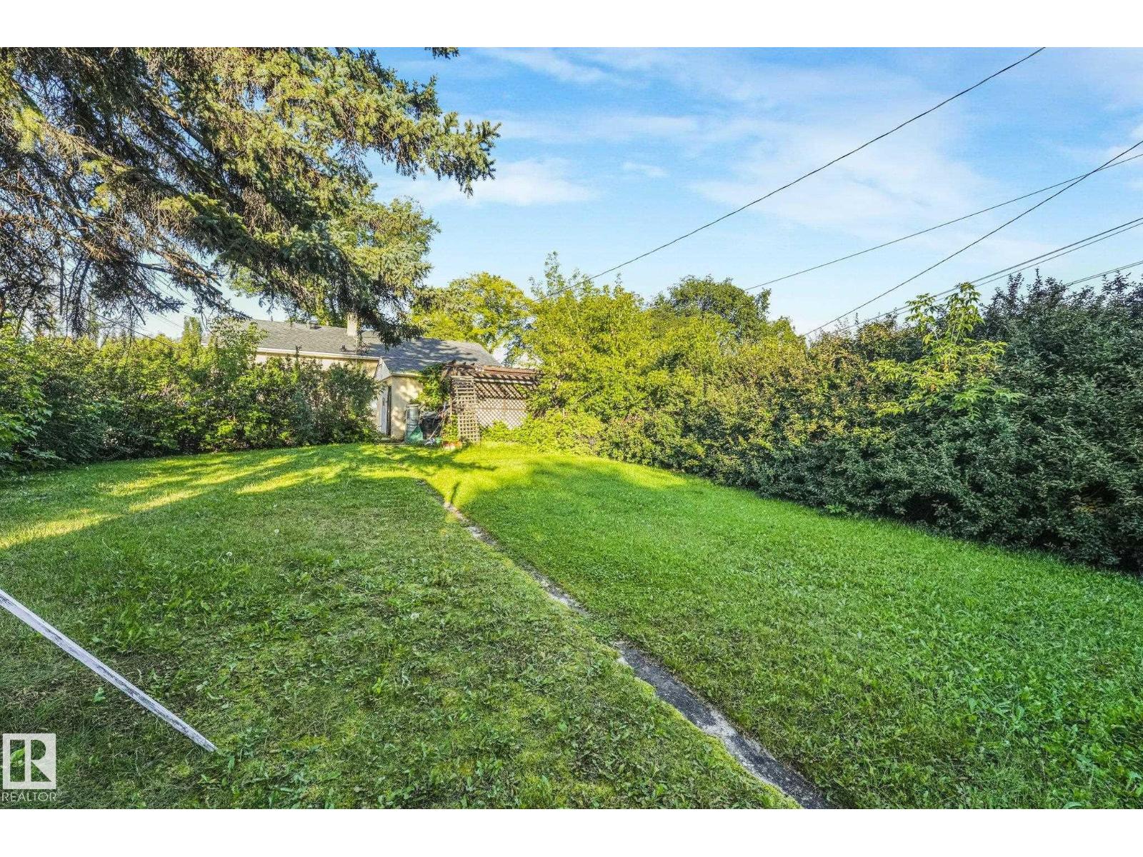 11507 135 ST NW - 37