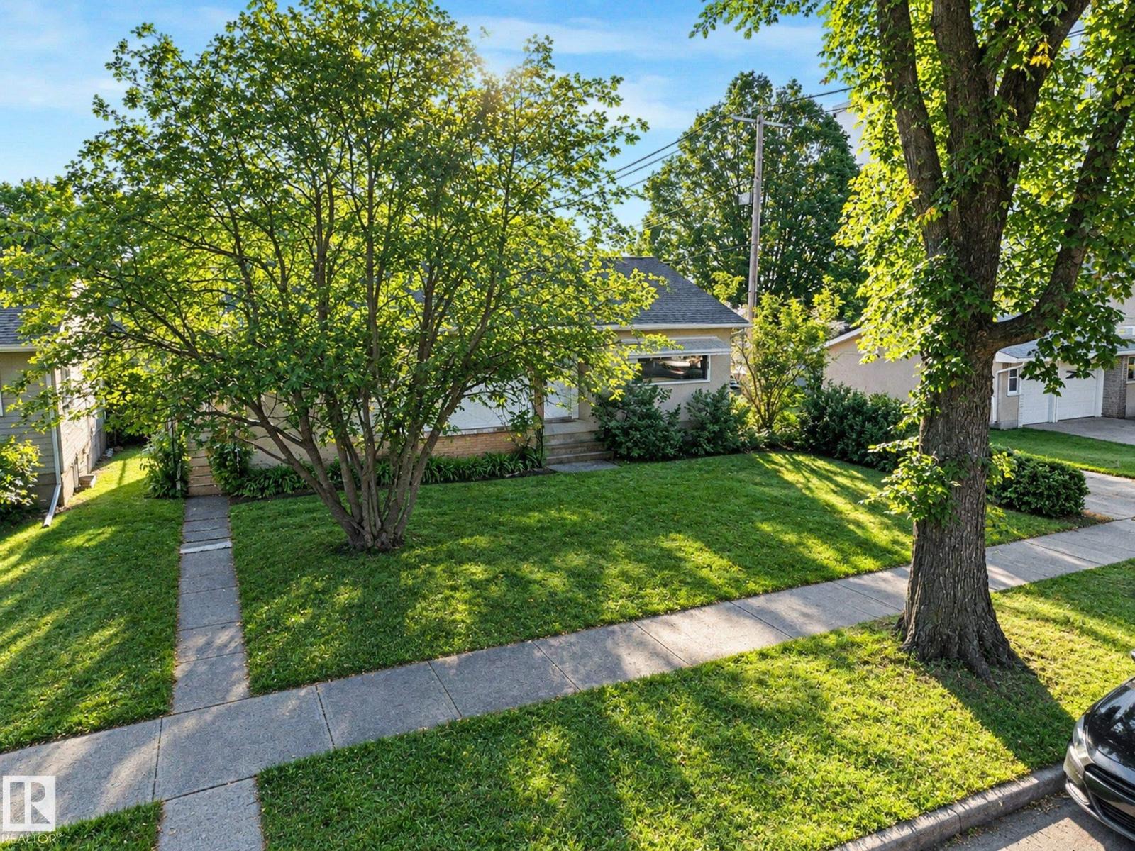 11507 135 ST NW - 40