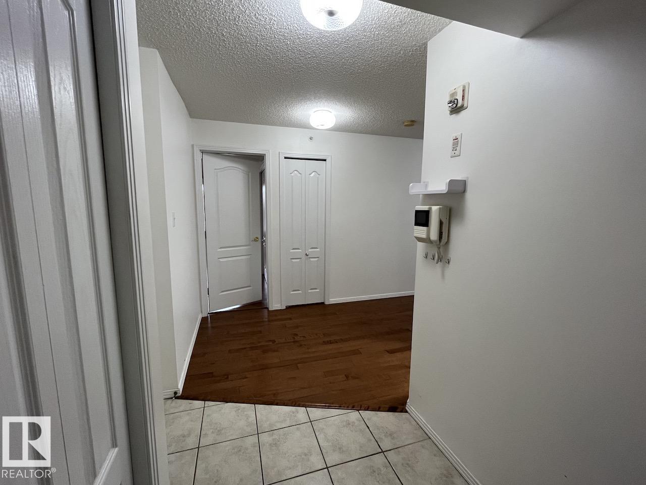 #402 8909 100 ST NW - 8
