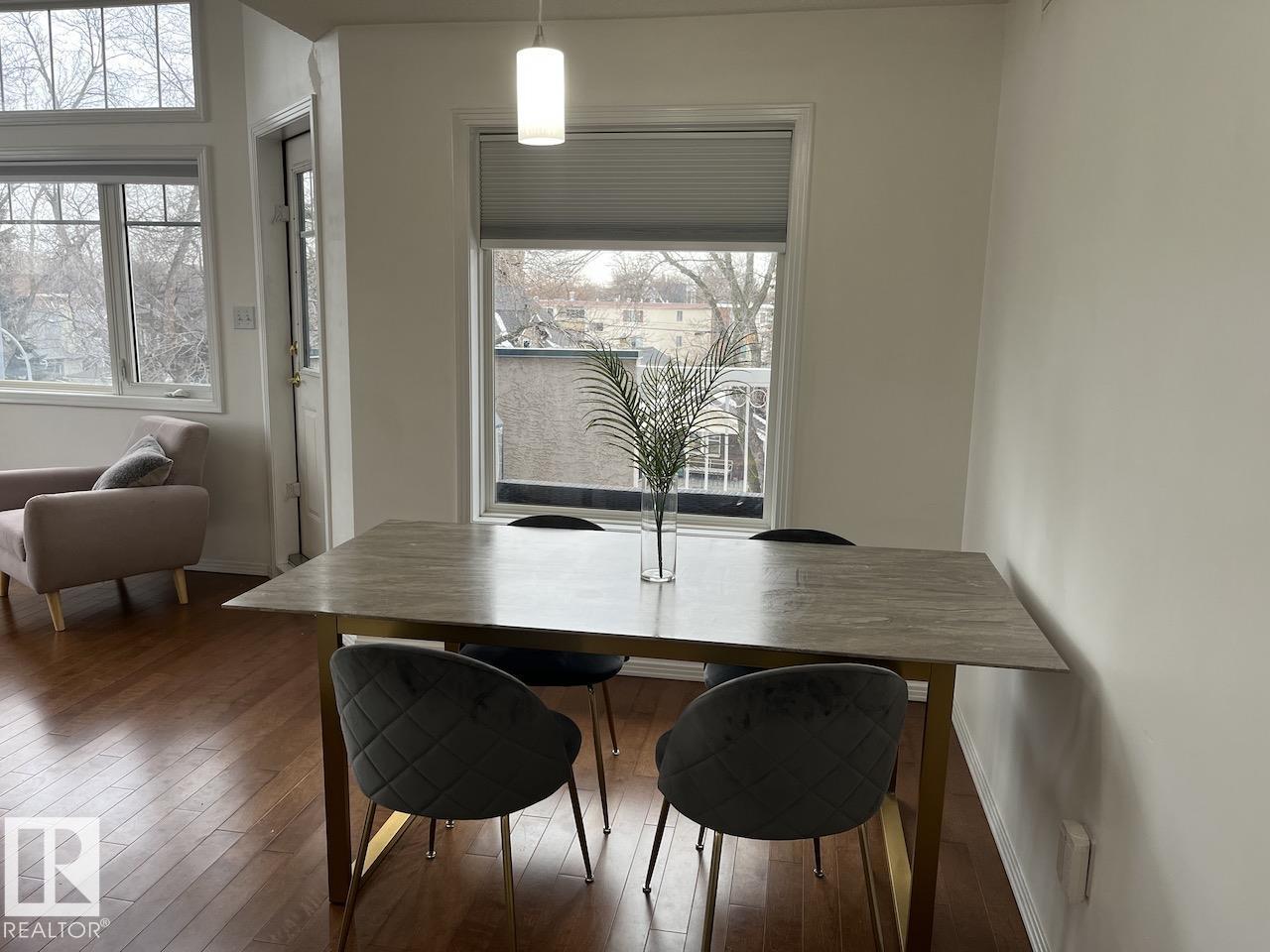 #402 8909 100 ST NW - 10