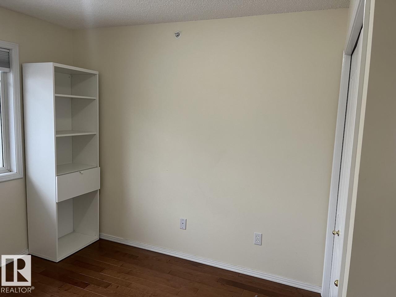 #402 8909 100 ST NW - 24