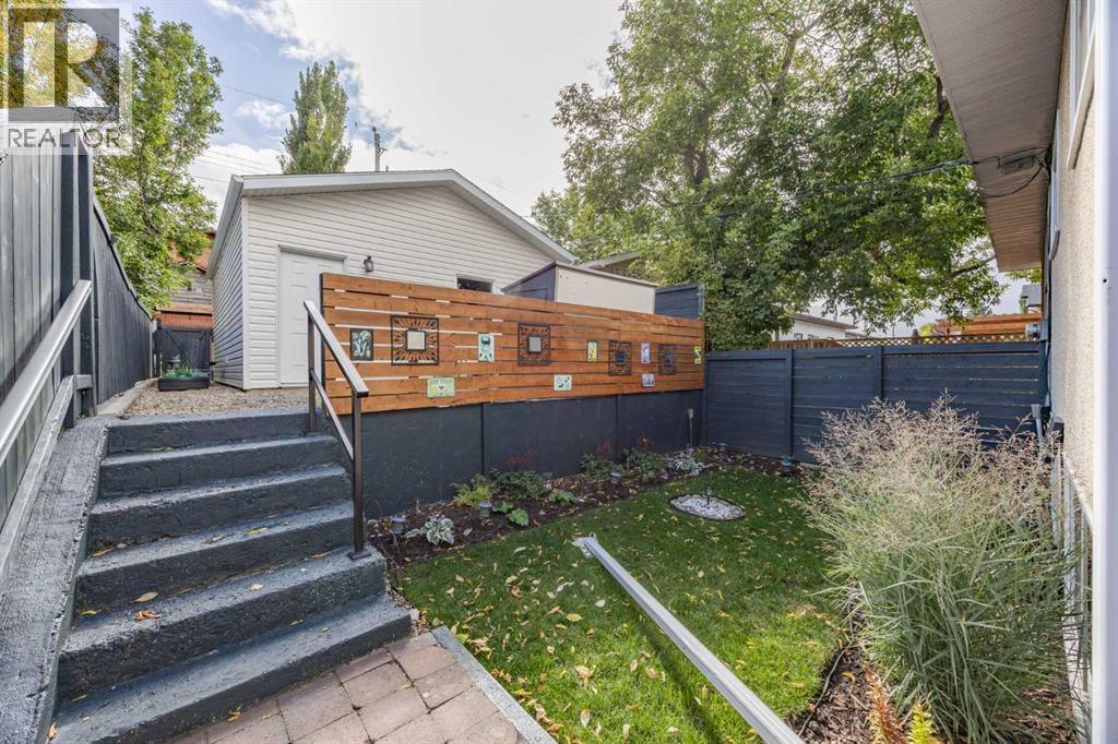 219 26 Avenue NE - 35