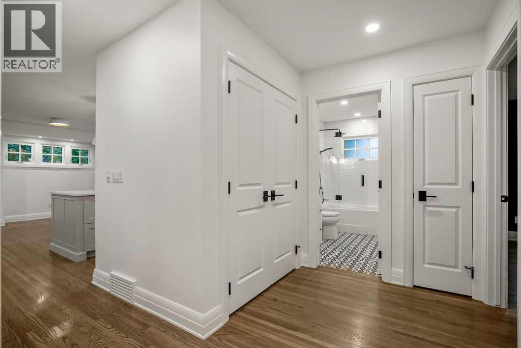 256 Westminster Drive SW - 21