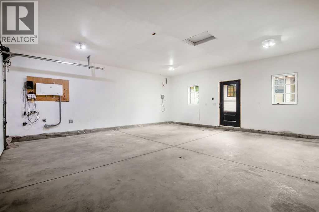 256 Westminster Drive SW - 41