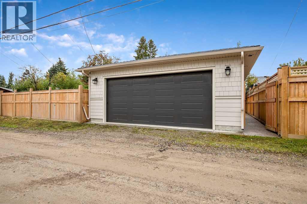 256 Westminster Drive SW - Image 40
