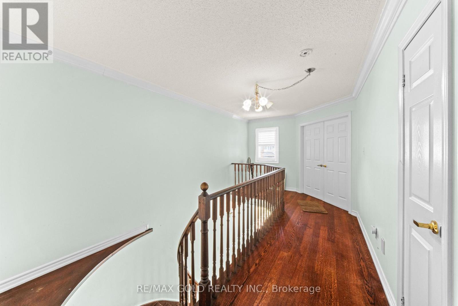 31 RAVENSCLIFFE COURT - 16