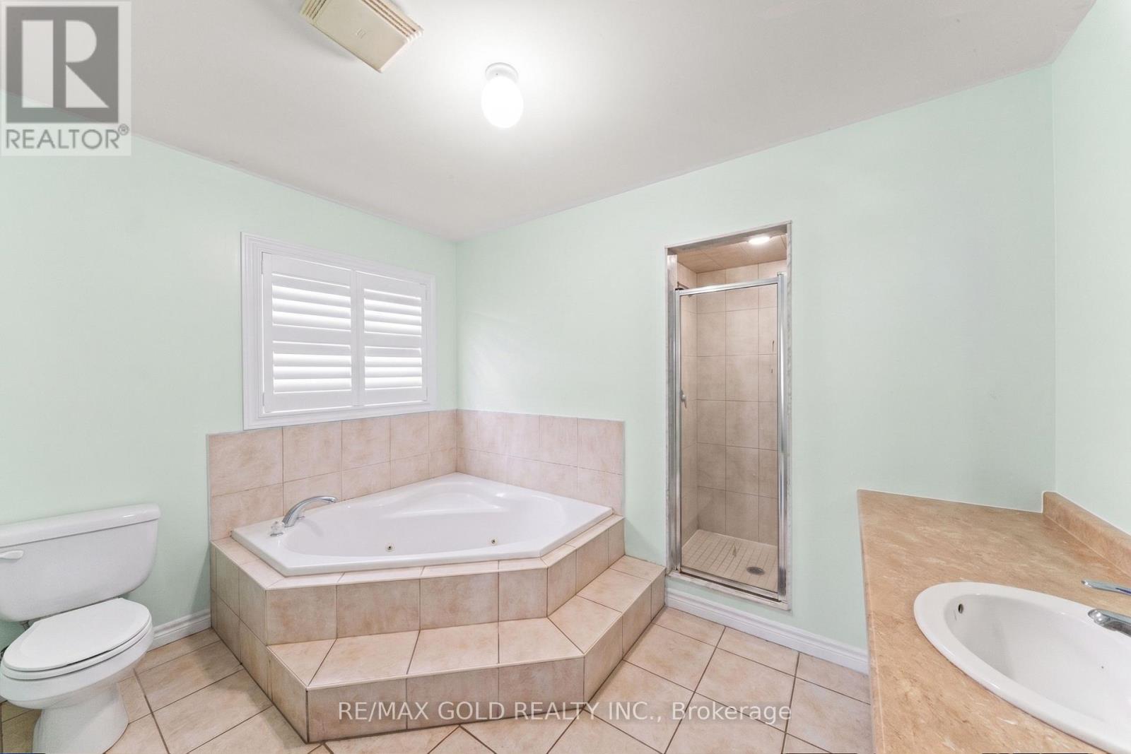 31 RAVENSCLIFFE COURT - 19