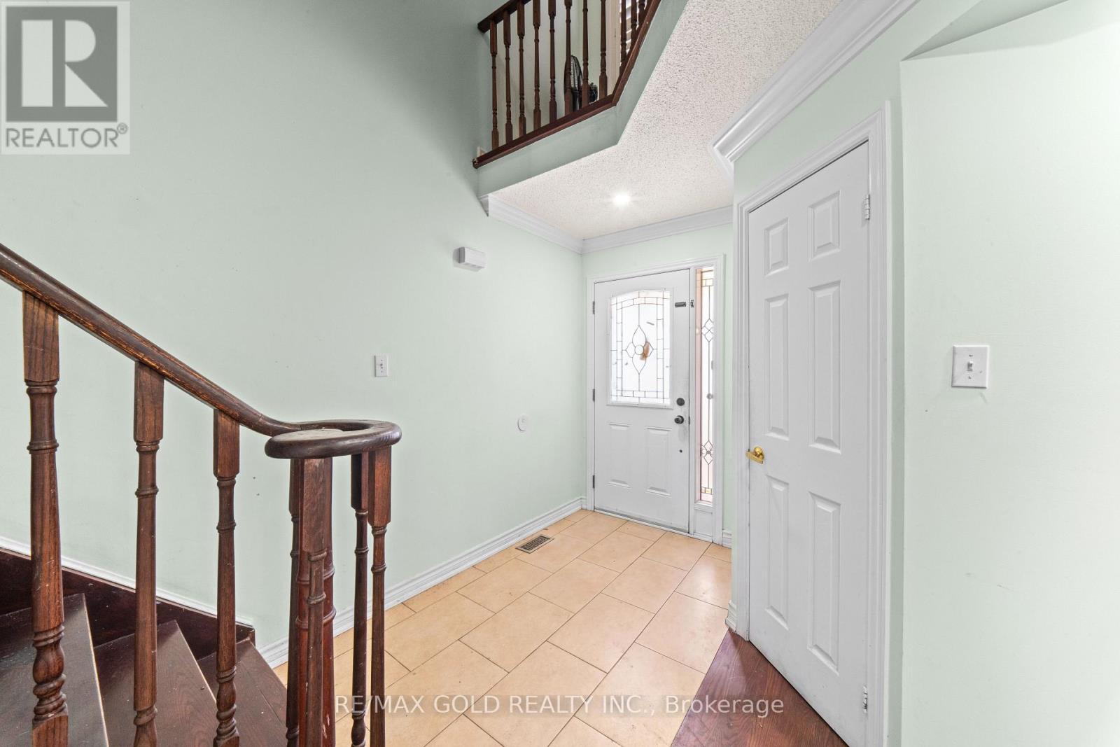 31 RAVENSCLIFFE COURT - 4