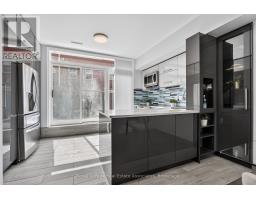 30 Michael Power Place, Toronto, ON M9A5G9 Photo 14