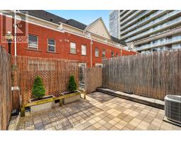 30 Michael Power Place, Toronto, ON M9A5G9 Photo 17