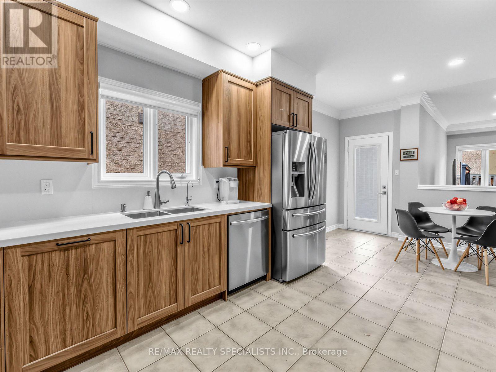 491 WILLMOTT CRESCENT - 8