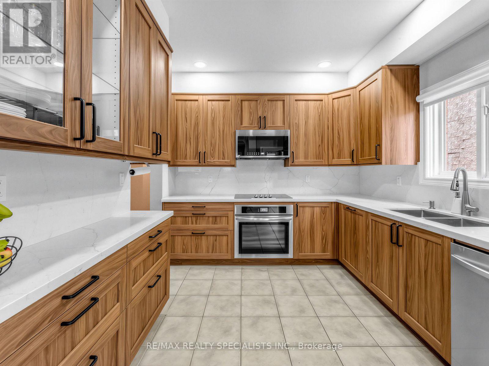 491 WILLMOTT CRESCENT - 9