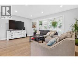 Living room/Dining room - 516 Kenmarr Crescent, Burlington, ON L7L4R7 Photo 8