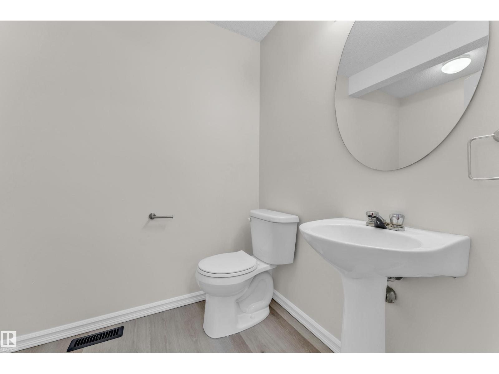 2912 31 Street NW - 12